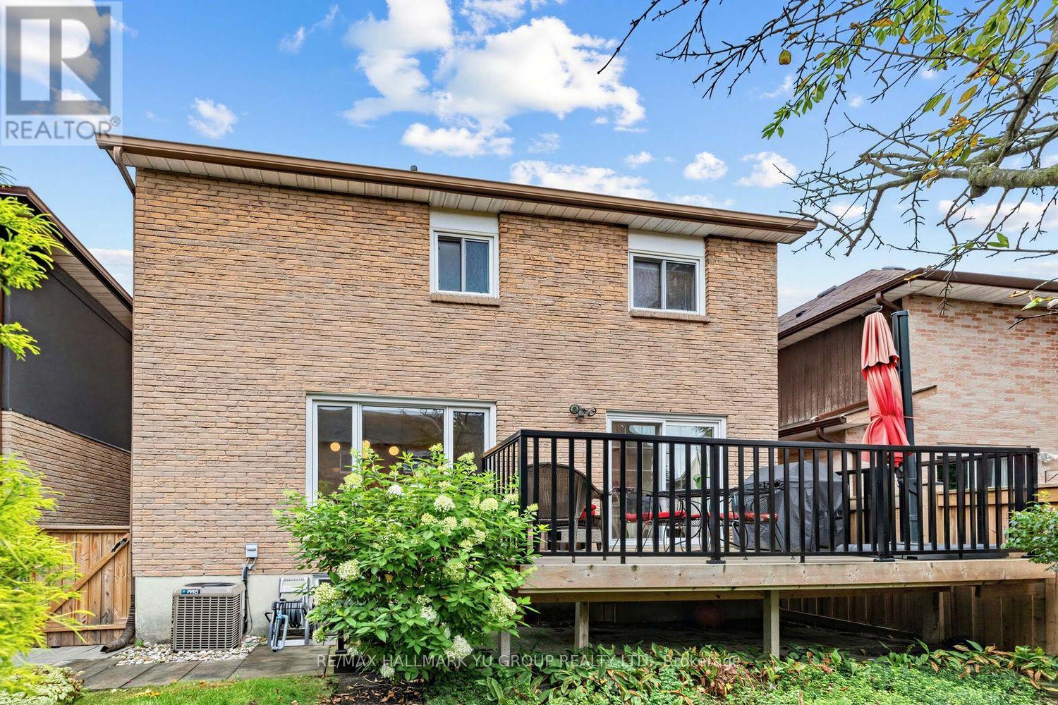 21 ESTHER CRESCENT - 20