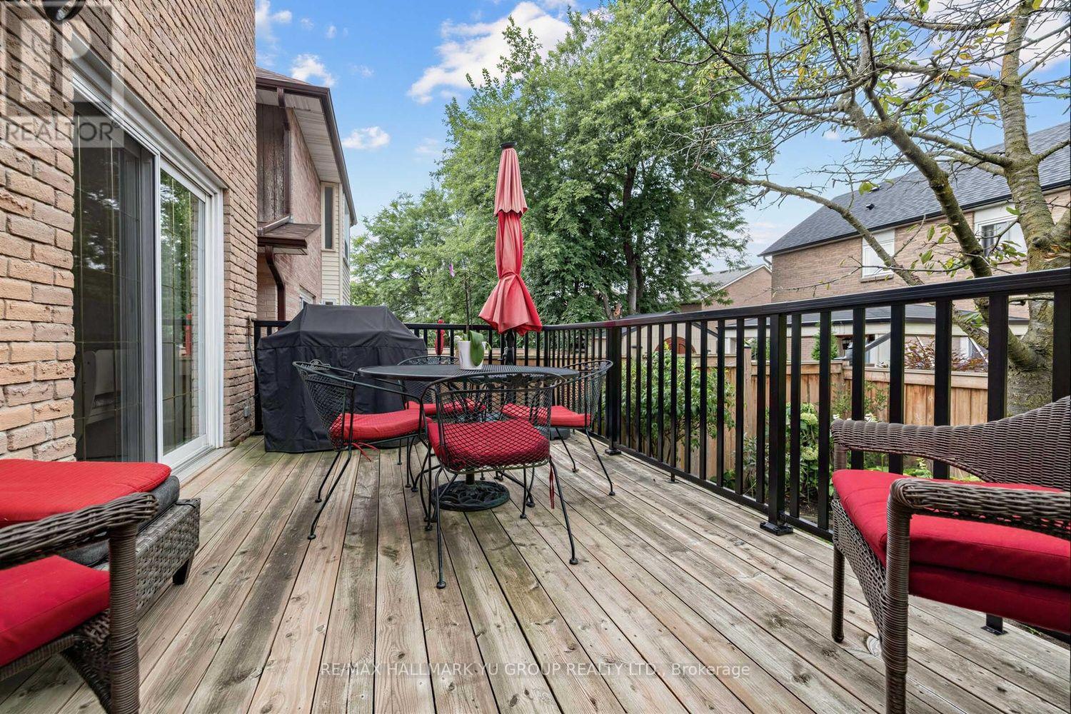 21 ESTHER CRESCENT - 21