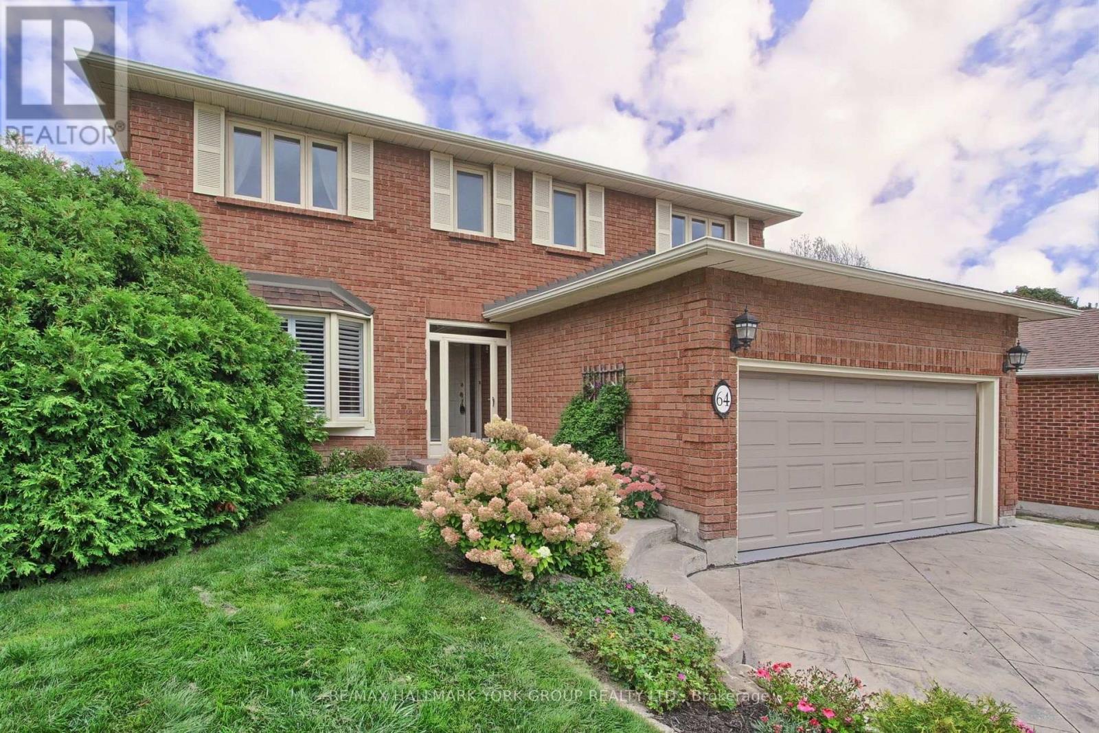 64 GOLF LINKS DRIVE