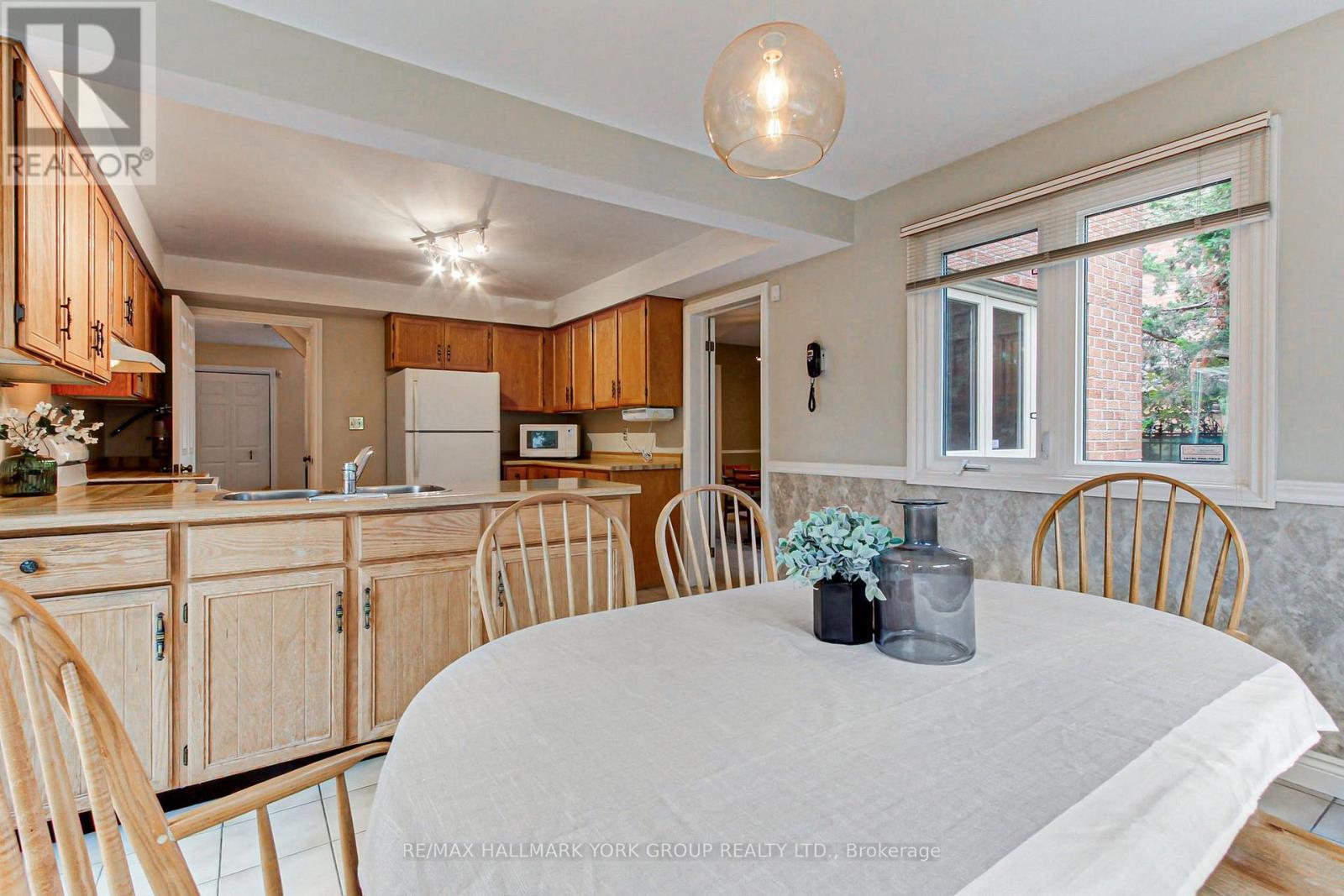64 GOLF LINKS DRIVE - 23