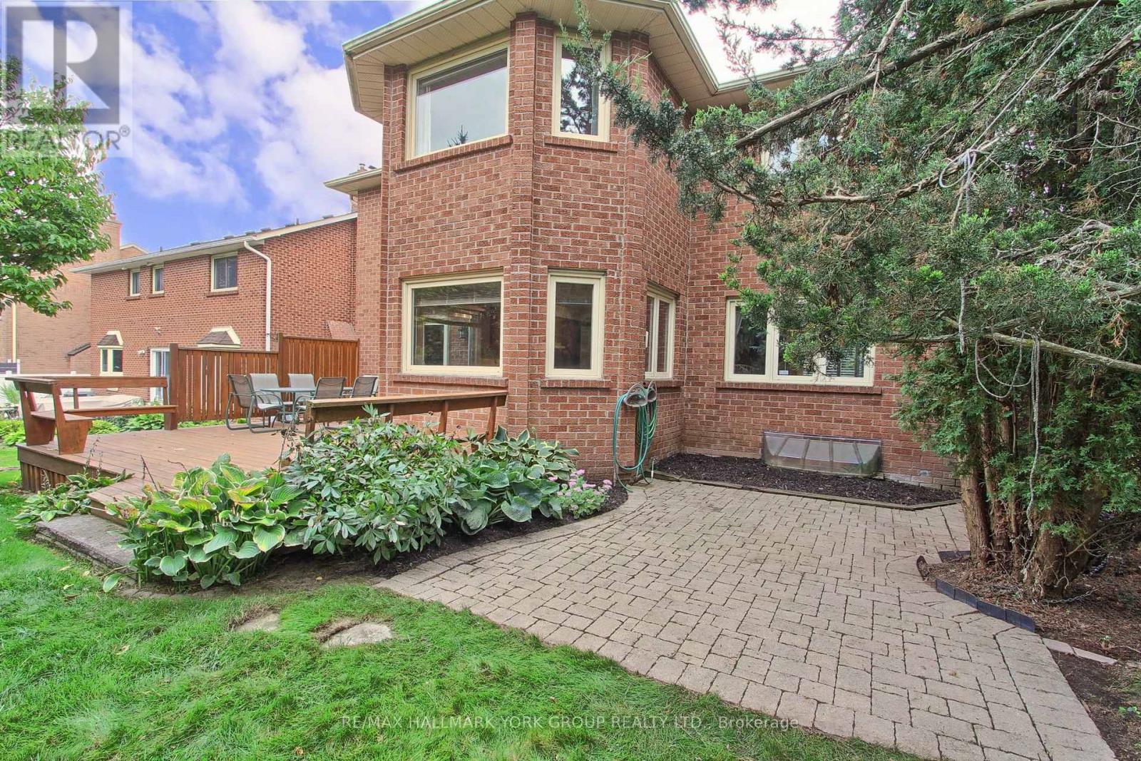 64 GOLF LINKS DRIVE - 48