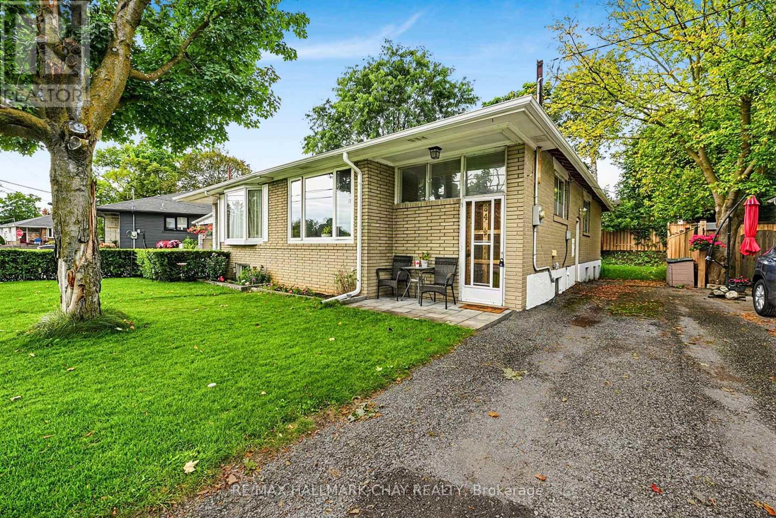 84 LONGFORD DRIVE - 1