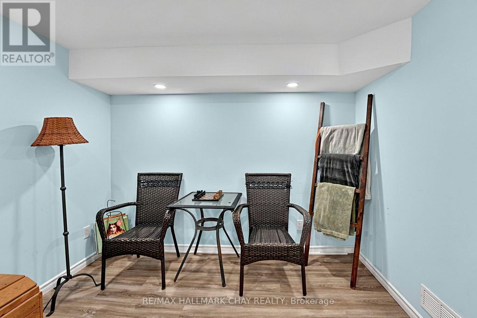 84 LONGFORD DRIVE - 13