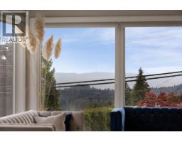 4716 Skyline Drive, North Vancouver, BC V7R3H8 Photo 8