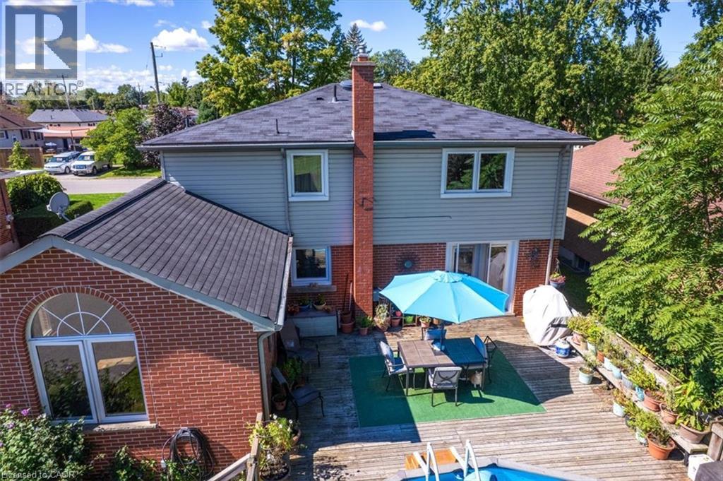 7 MARTIN Avenue - 11