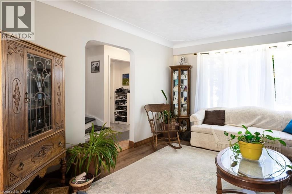 7 MARTIN Avenue - Image 17