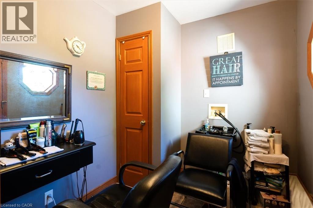 7 MARTIN Avenue - 26