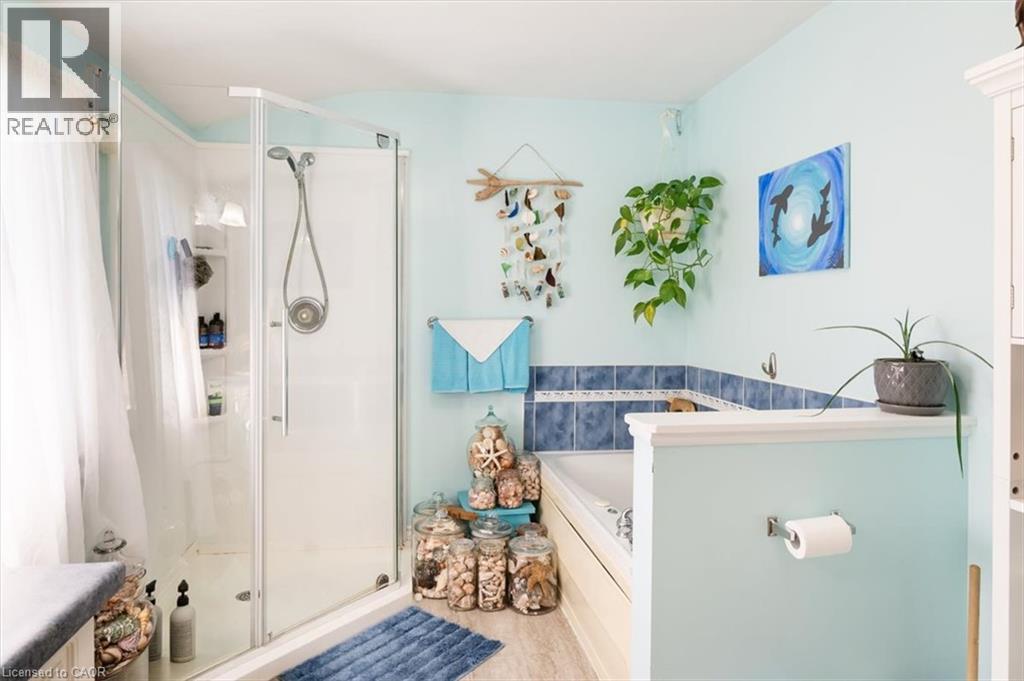 7 MARTIN Avenue - 38