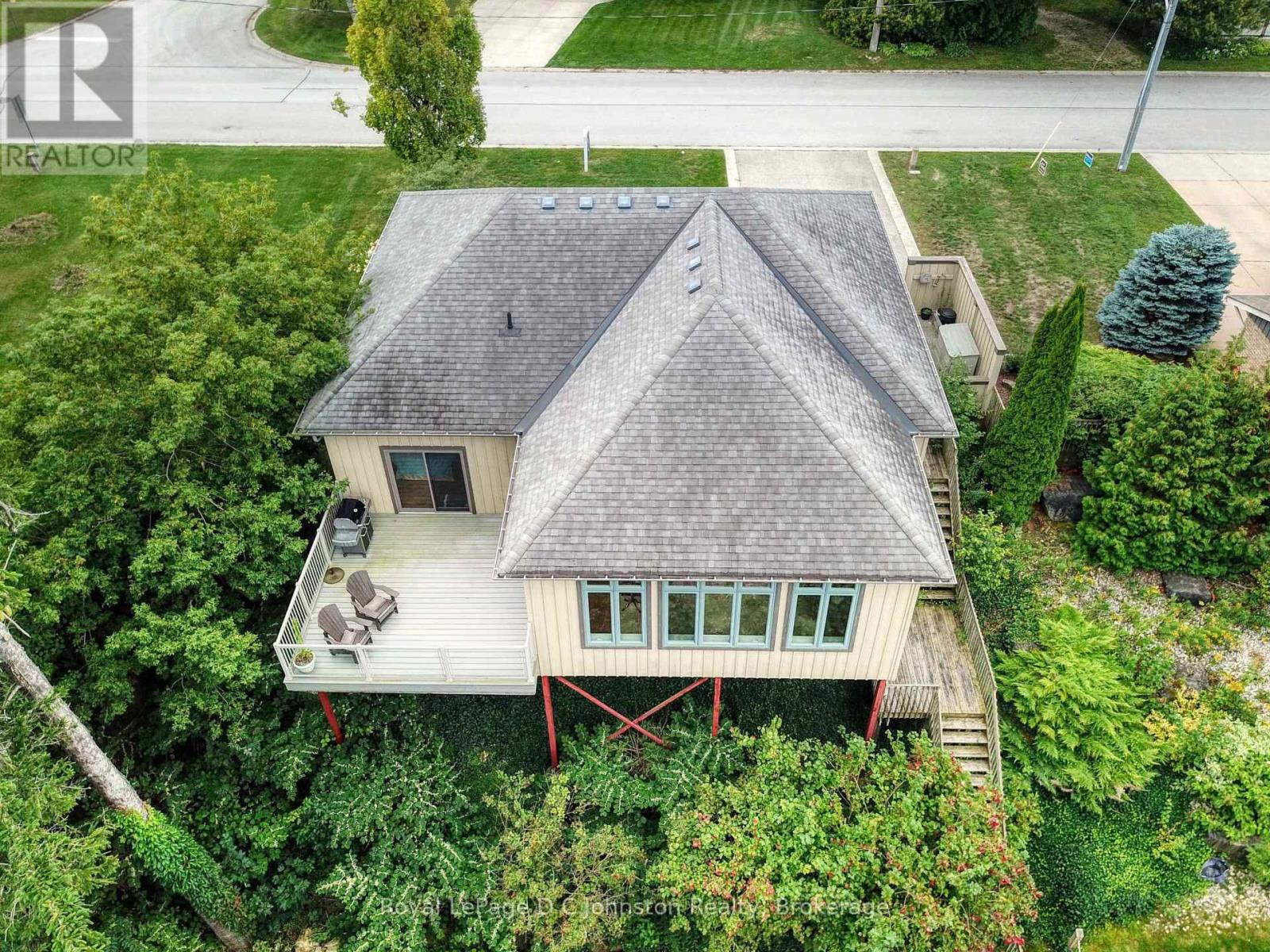 290 SAUGEEN STREET - 43