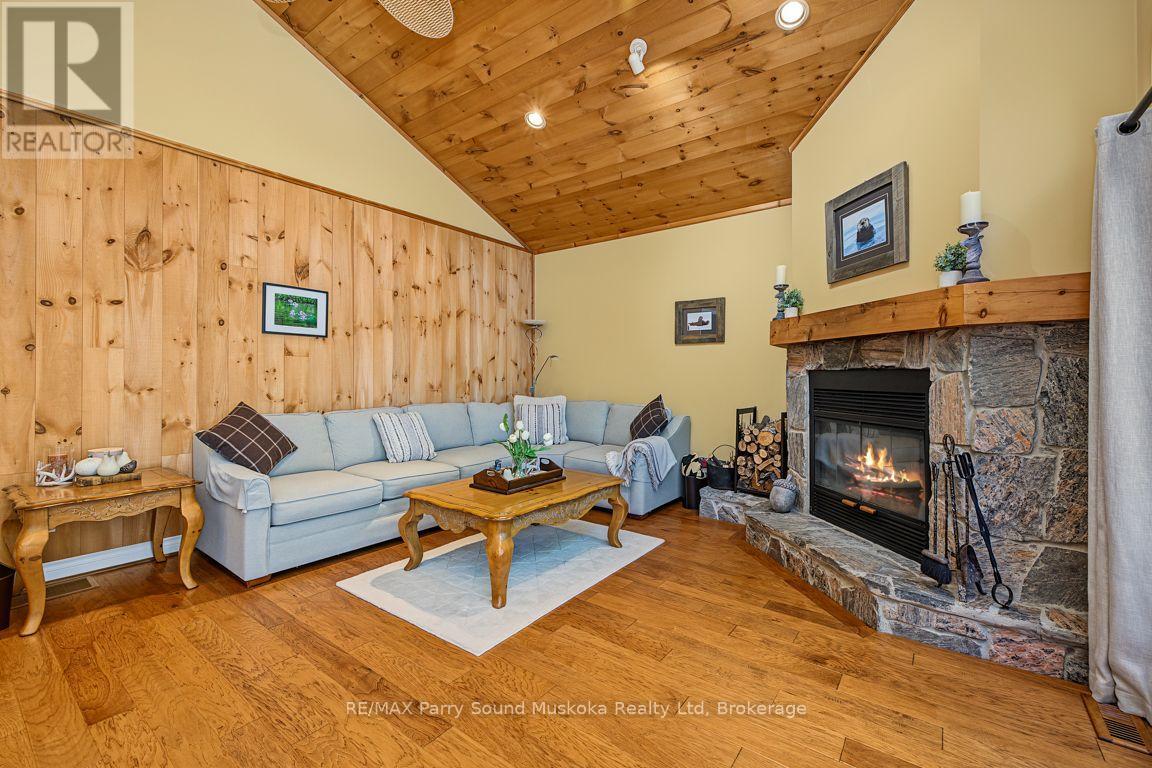 326 BLUE LAKE ROAD - 12