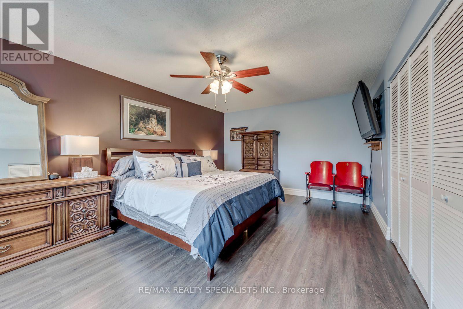4089 BARBICAN DRIVE - 23