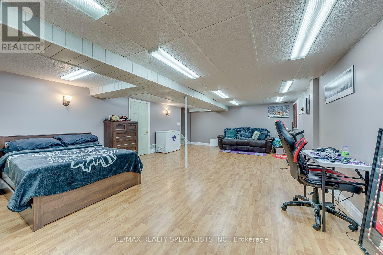 4089 BARBICAN DRIVE - Image 35