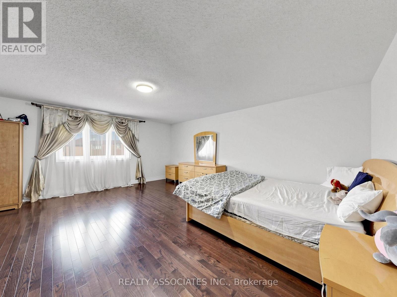 35 GODLIMAN ROAD - 25