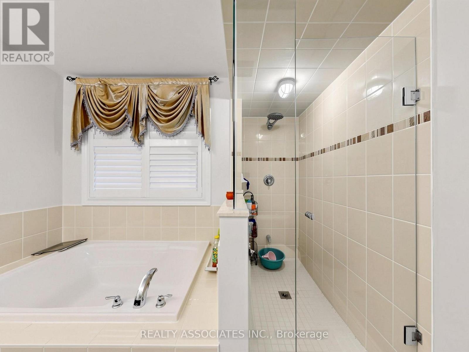 35 GODLIMAN ROAD - 33