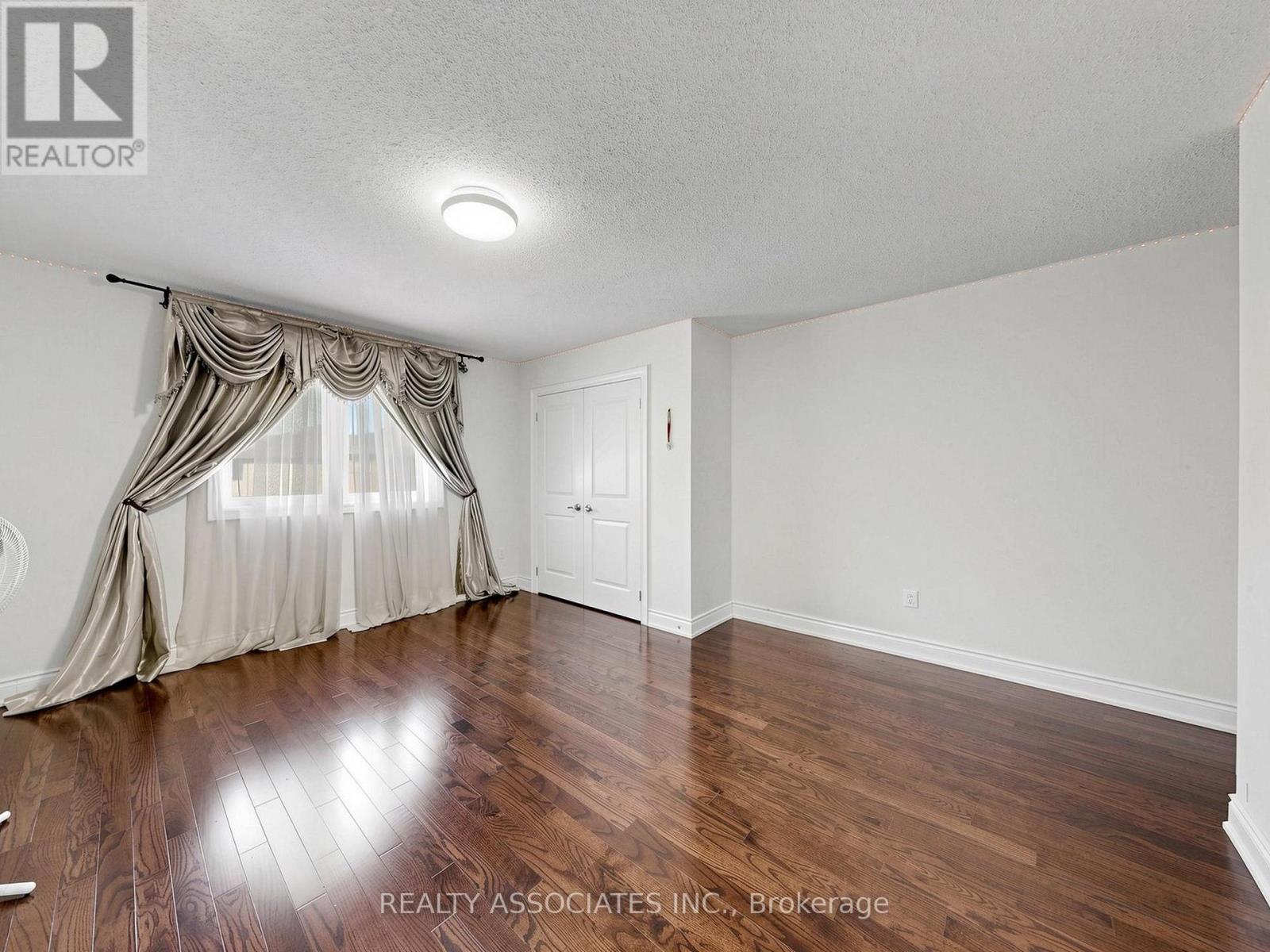 35 GODLIMAN ROAD - 40