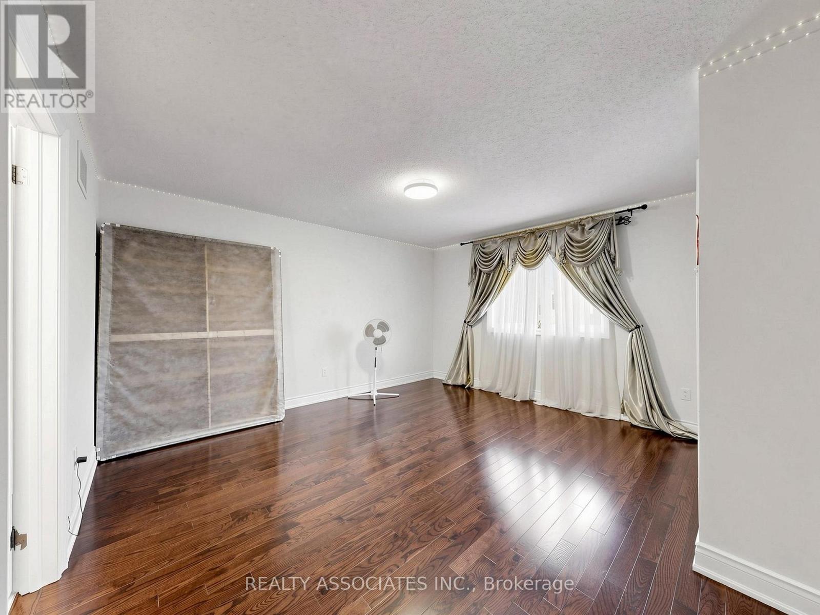 35 GODLIMAN ROAD - 44