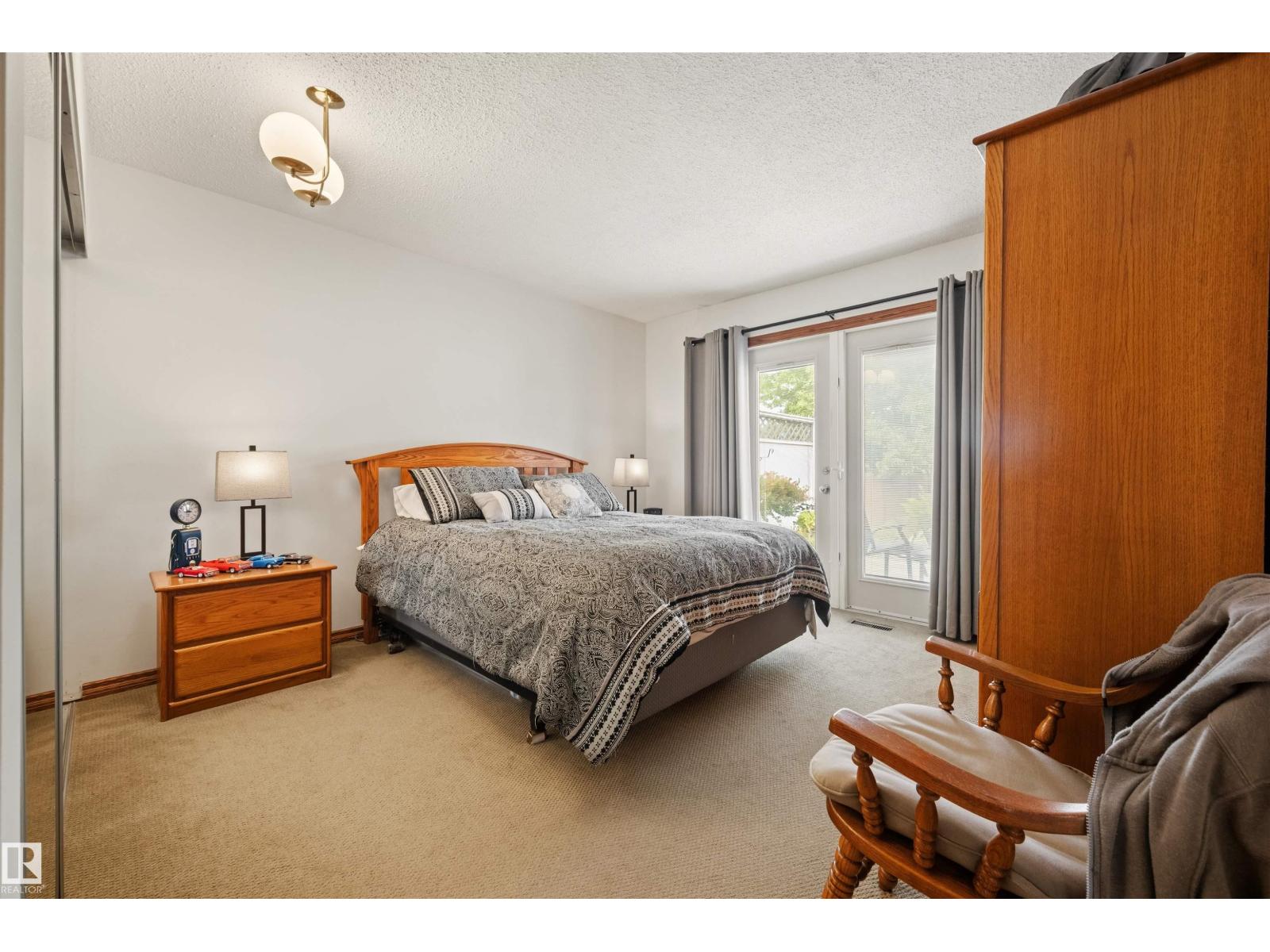 704 Warwick Road NW, Dunluce — photo 12 of 30: Property photo