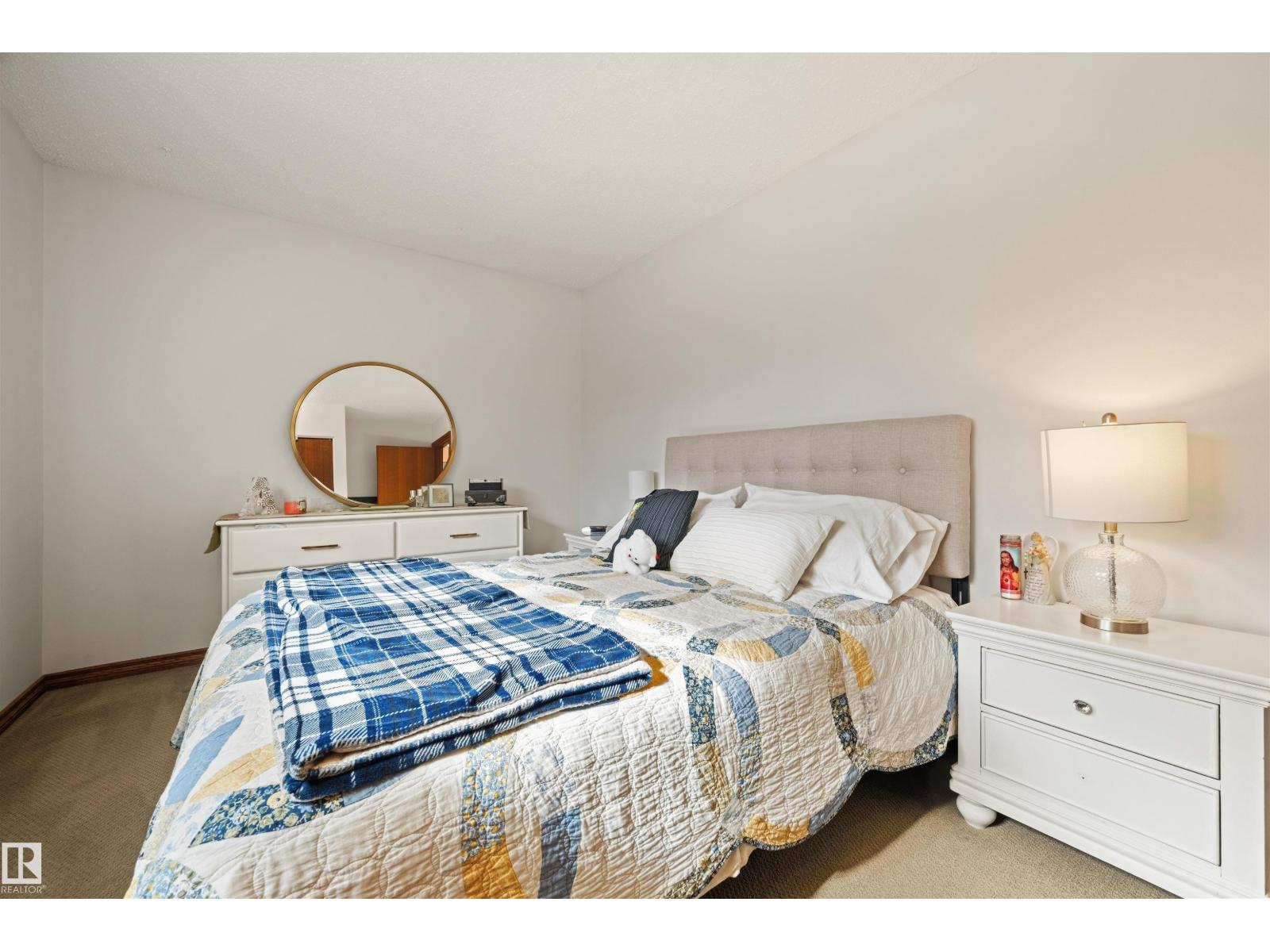 704 Warwick Road NW, Dunluce — photo 18 of 30: Property photo