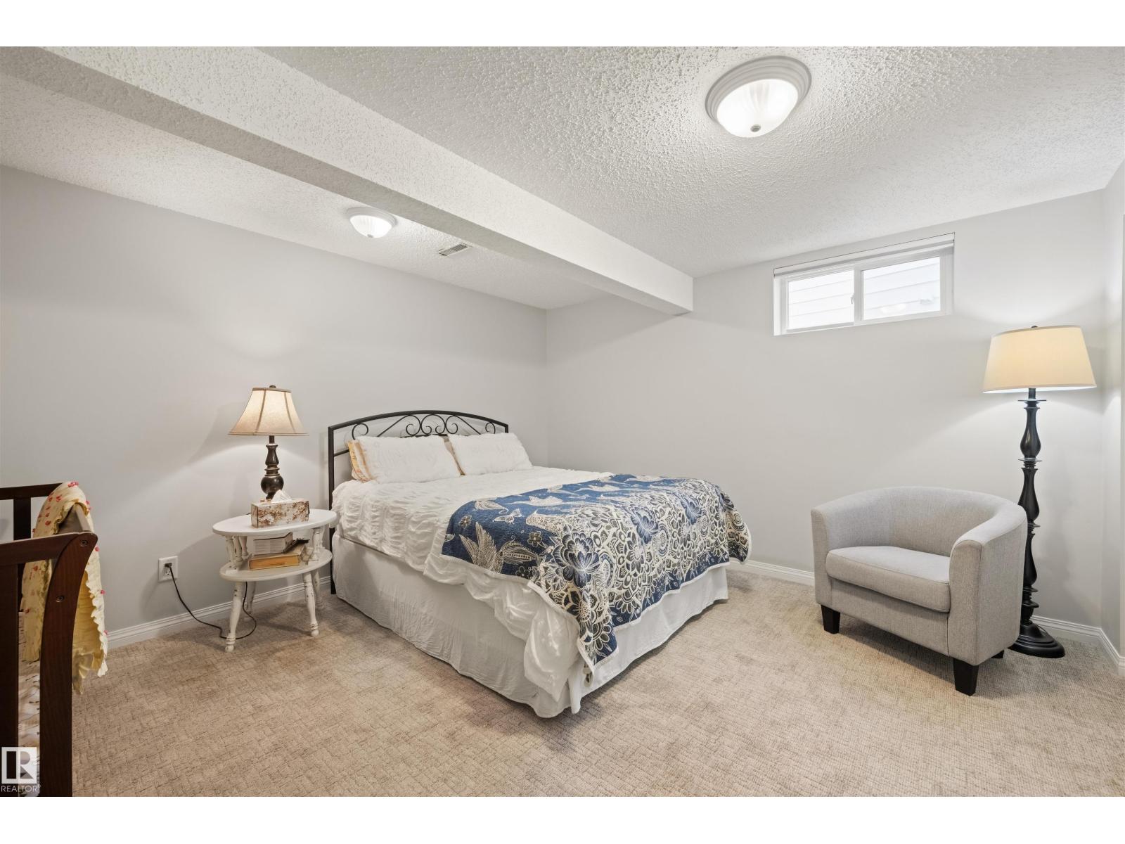 704 Warwick Road NW, Dunluce — photo 23 of 30: Property photo