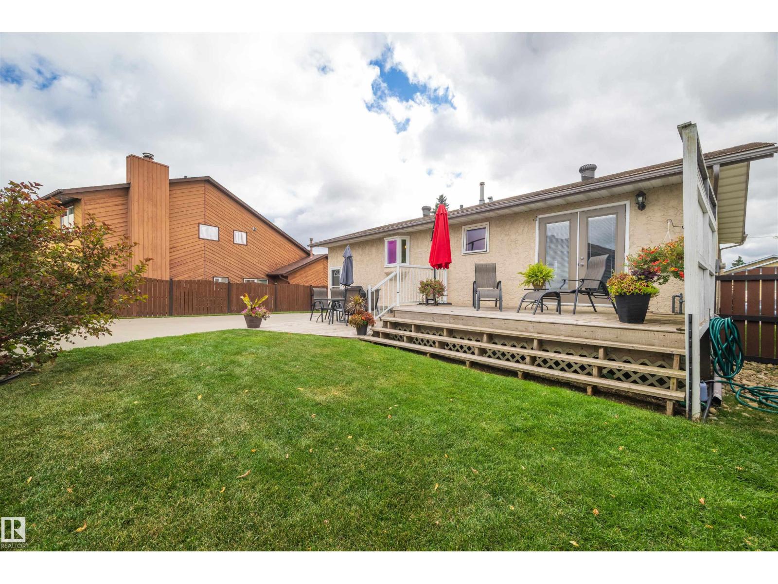704 Warwick Road NW, Dunluce — photo 27 of 30: Property photo