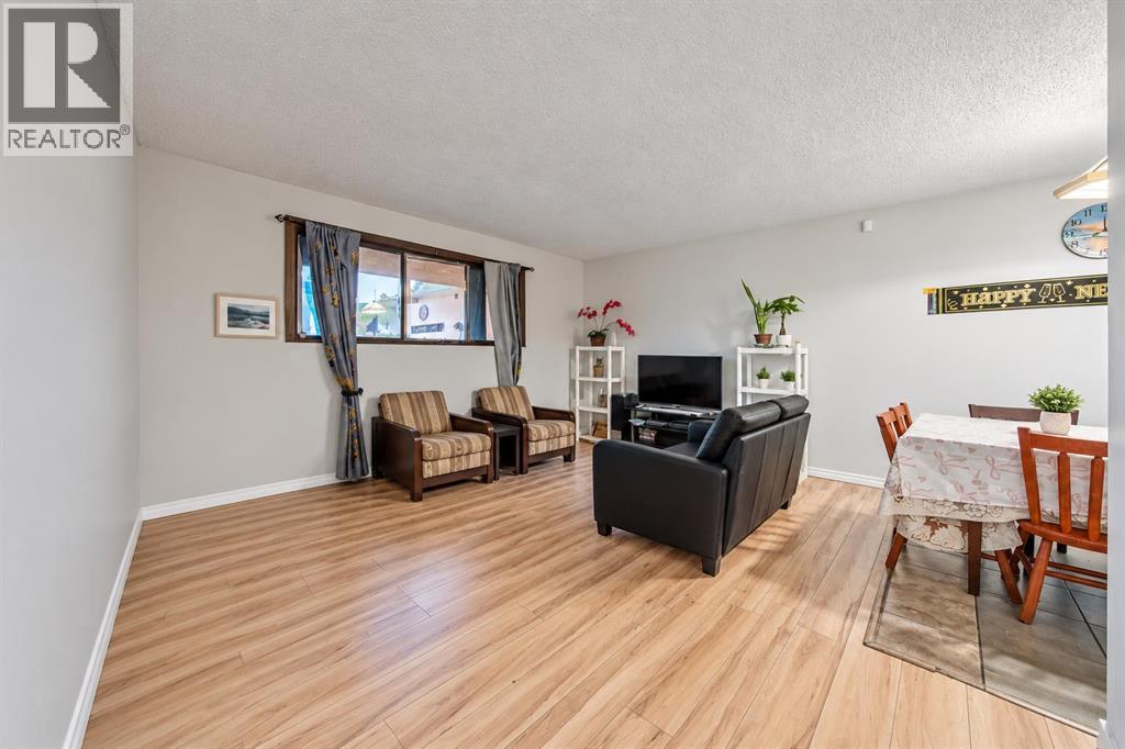 Listing photo – 5918 57 Avenue, Red Deer