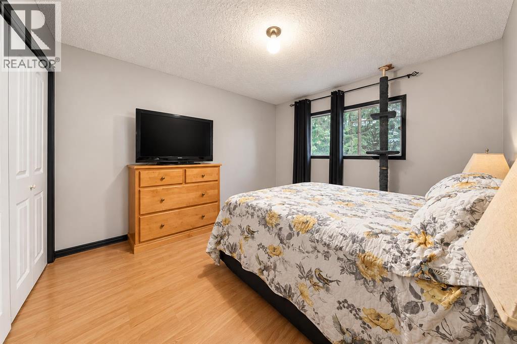 Listing photo – 5918 57 Avenue, Red Deer