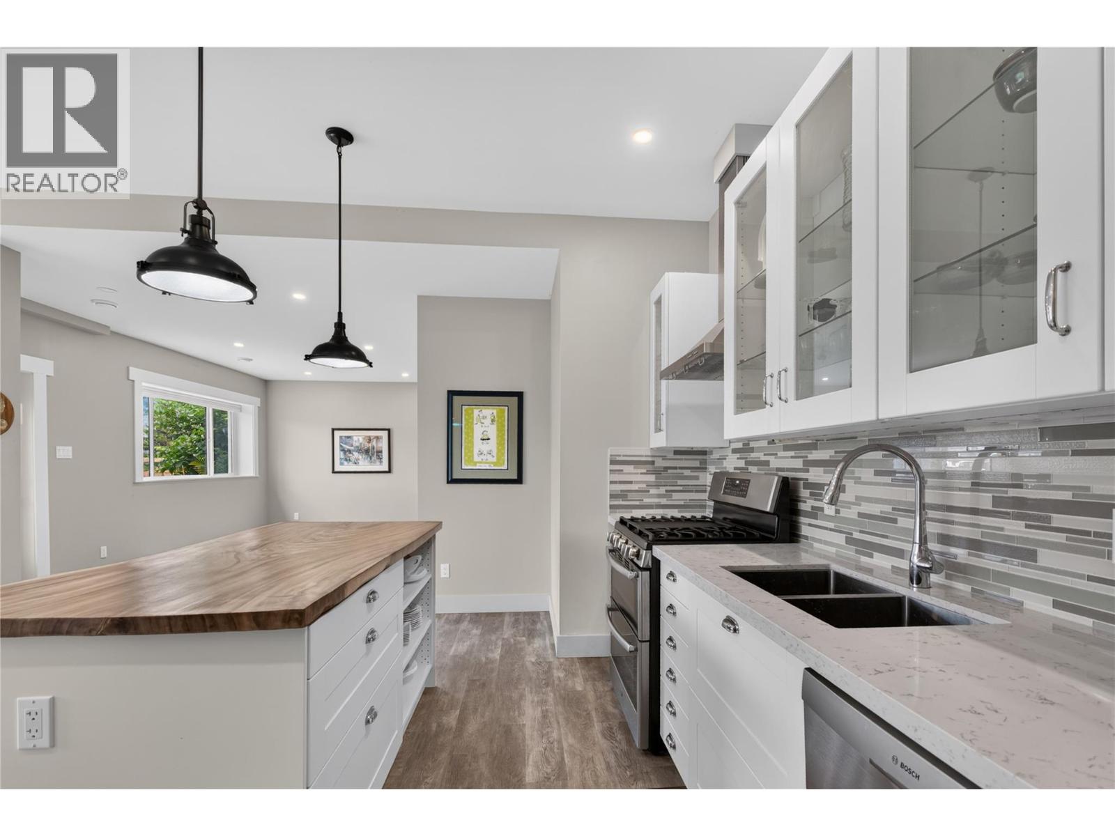 241 Oak Avenue - 31
