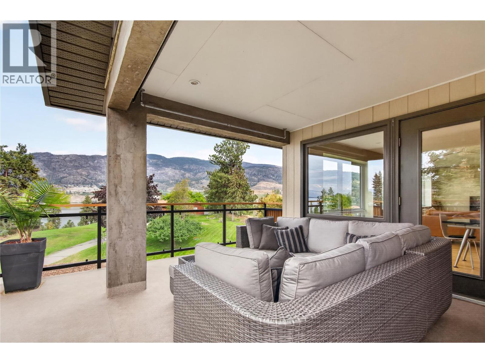 241 Oak Avenue - 23