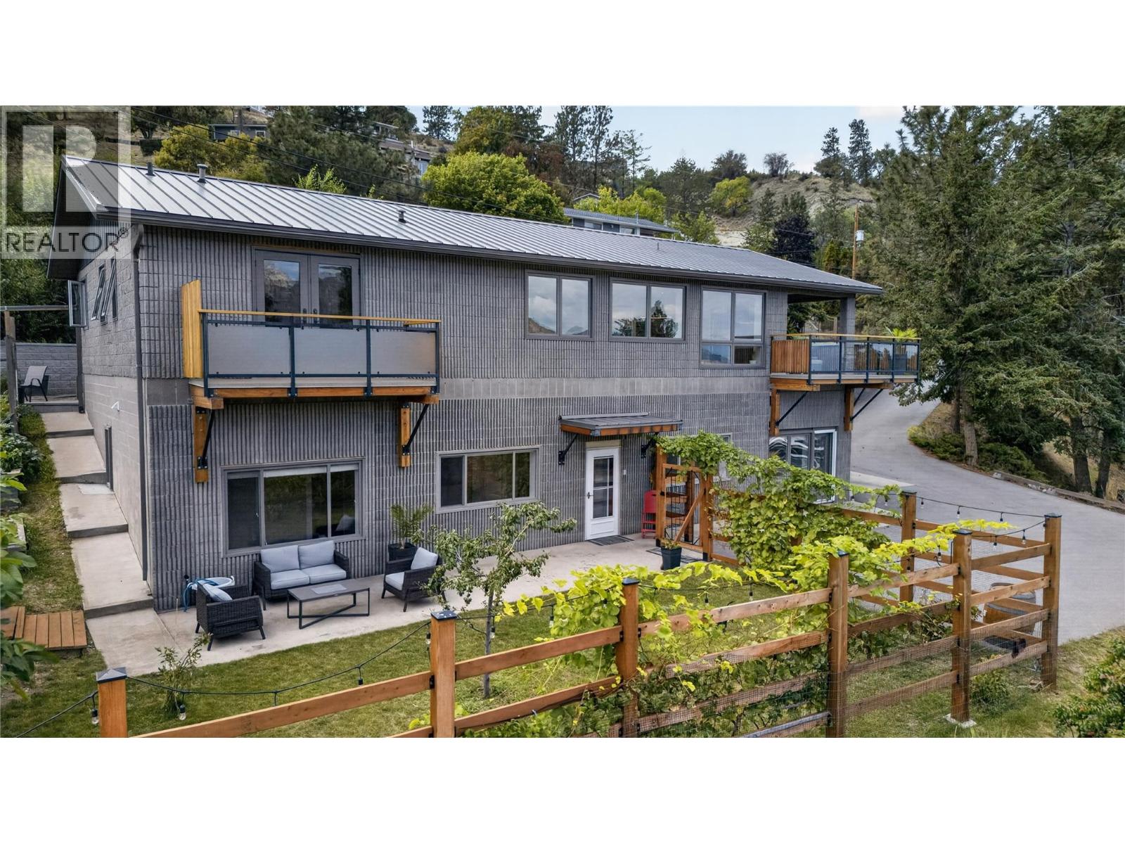241 Oak Avenue - 1