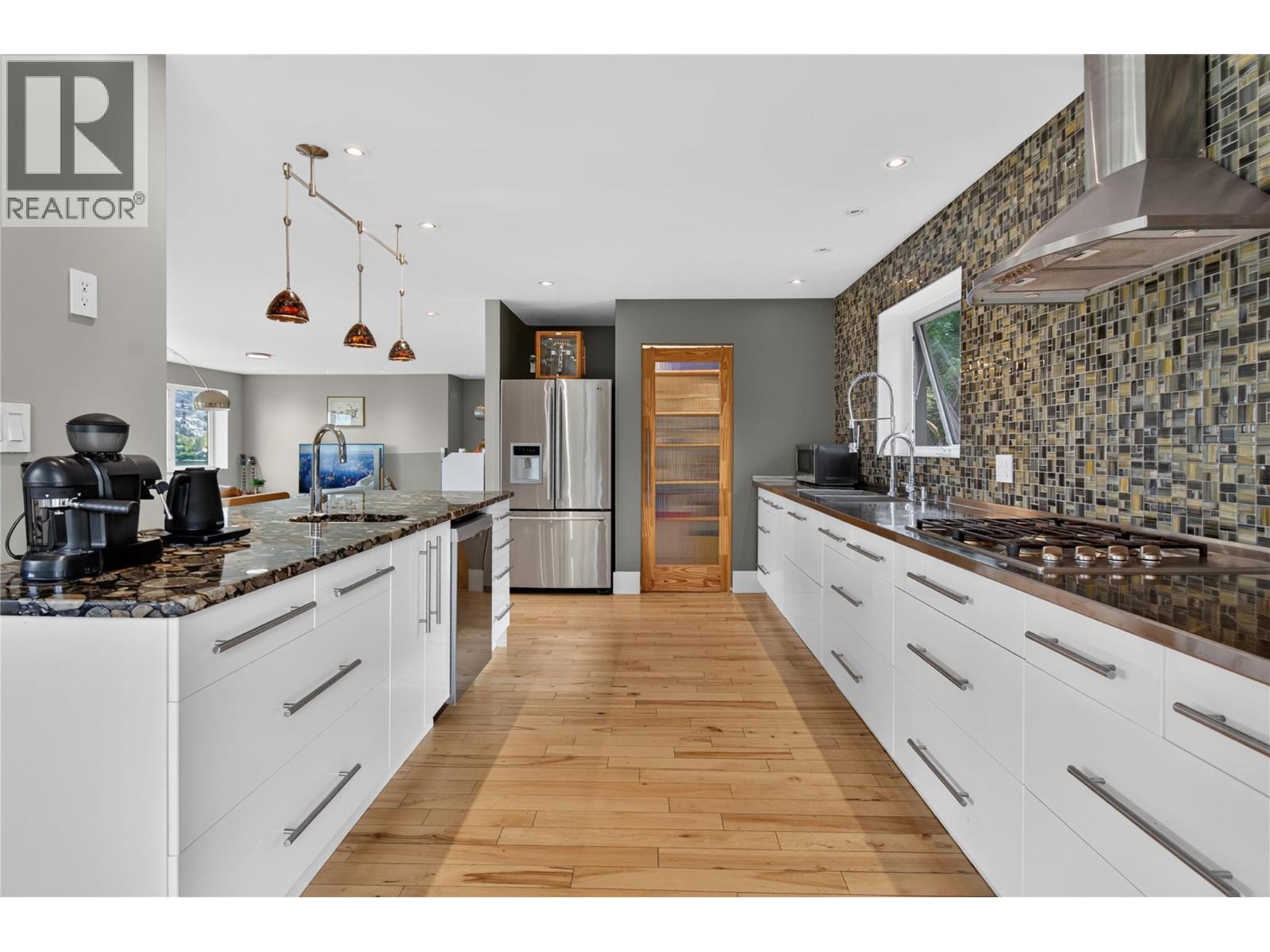 241 Oak Avenue - 12