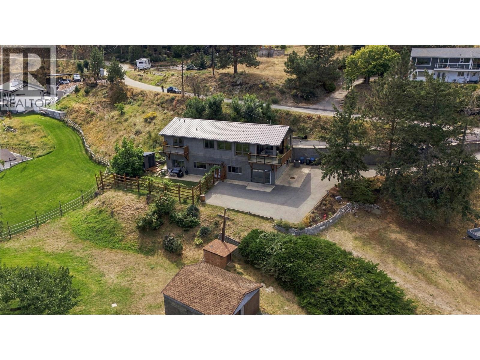 241 Oak Avenue - 37