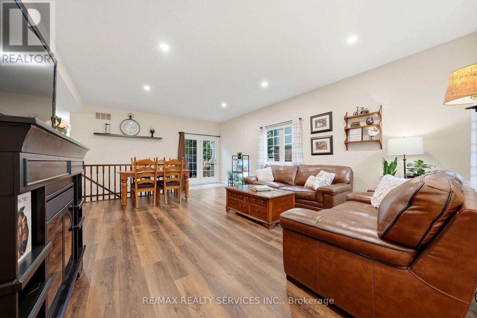 35 SHEFFIELD STREET, Southgate — photo 8