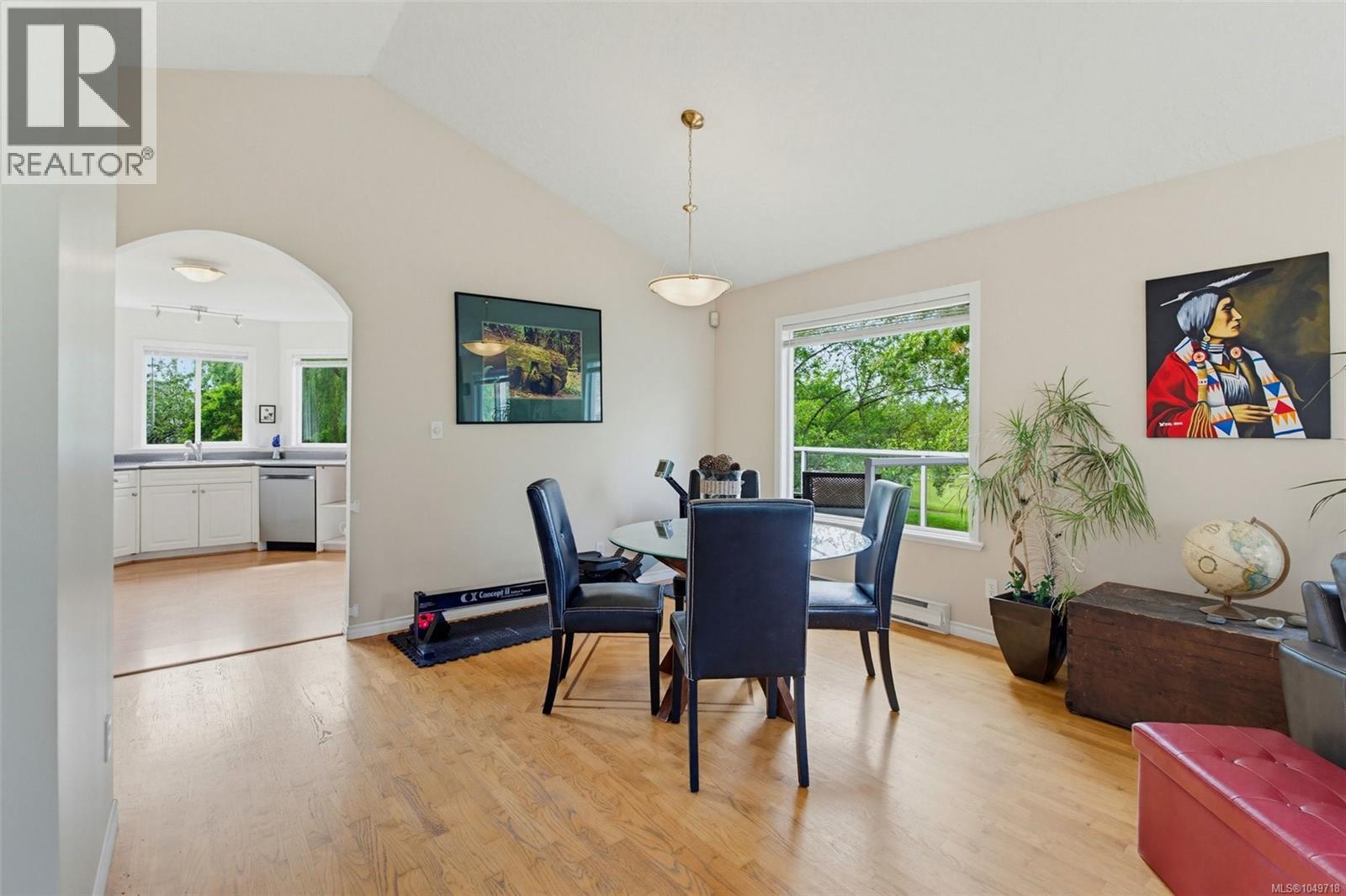 840 Tillicum Rd - 10