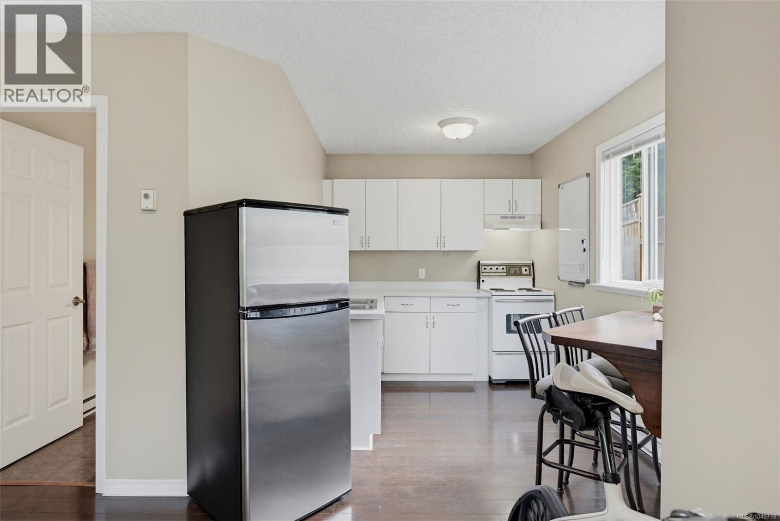 840 Tillicum Rd - 38