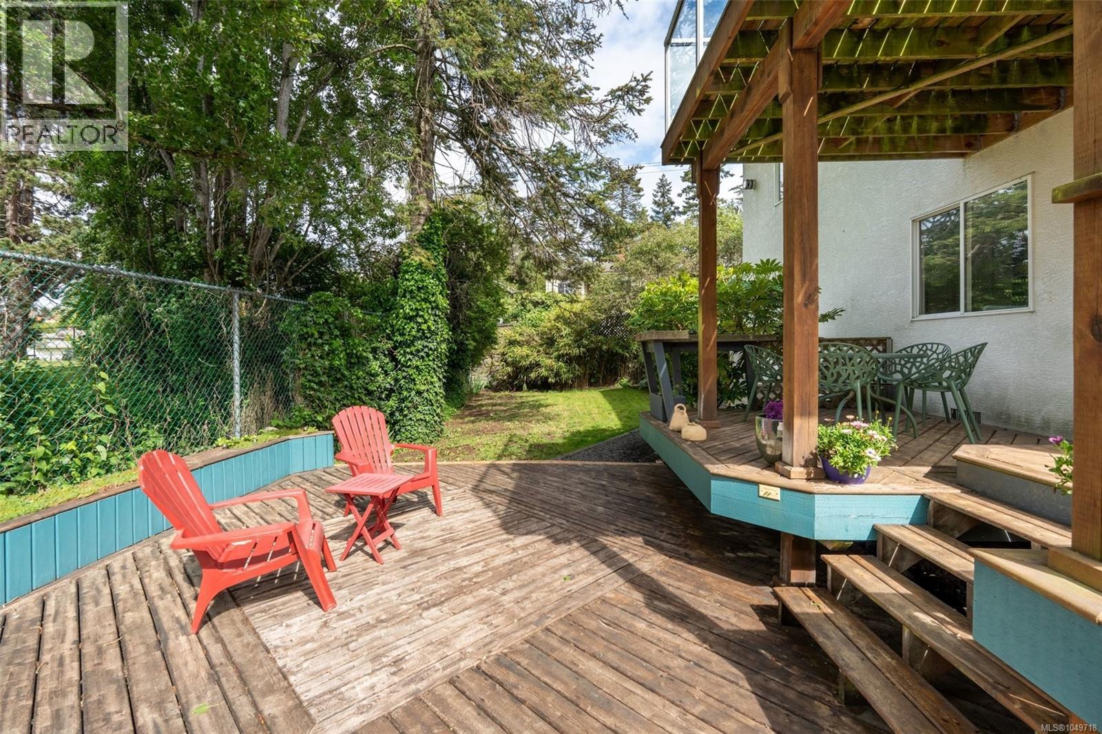 840 Tillicum Rd - 48