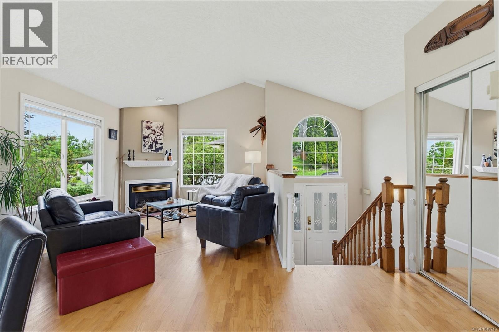840 Tillicum Rd - 6