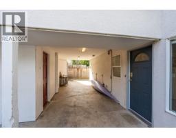 840 Tillicum Rd, Esquimalt, BC V9A1Z7 Photo 33