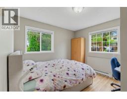 840 Tillicum Rd, Esquimalt, BC V9A1Z7 Photo 44