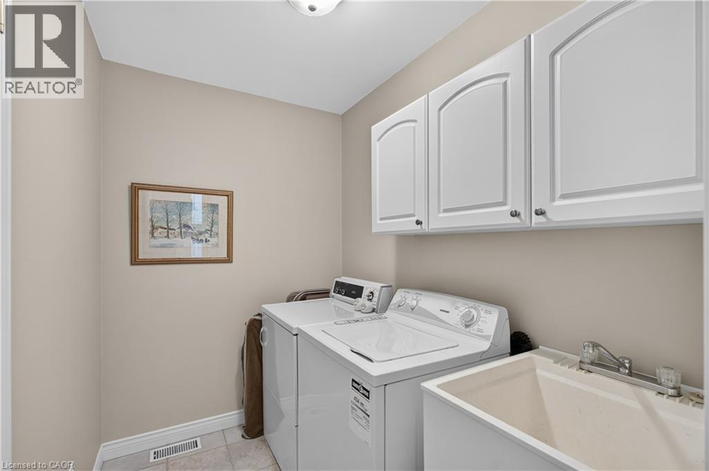 #2 581 DYNES Road - 39