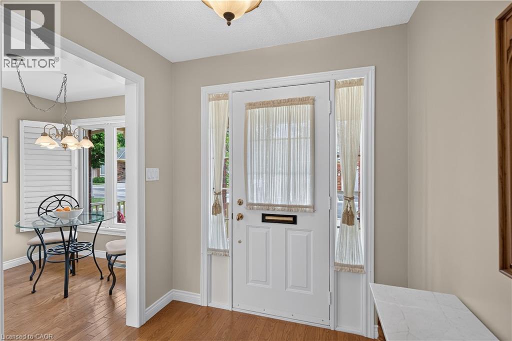581 DYNES Road Unit# 2, Burlington — photo 6