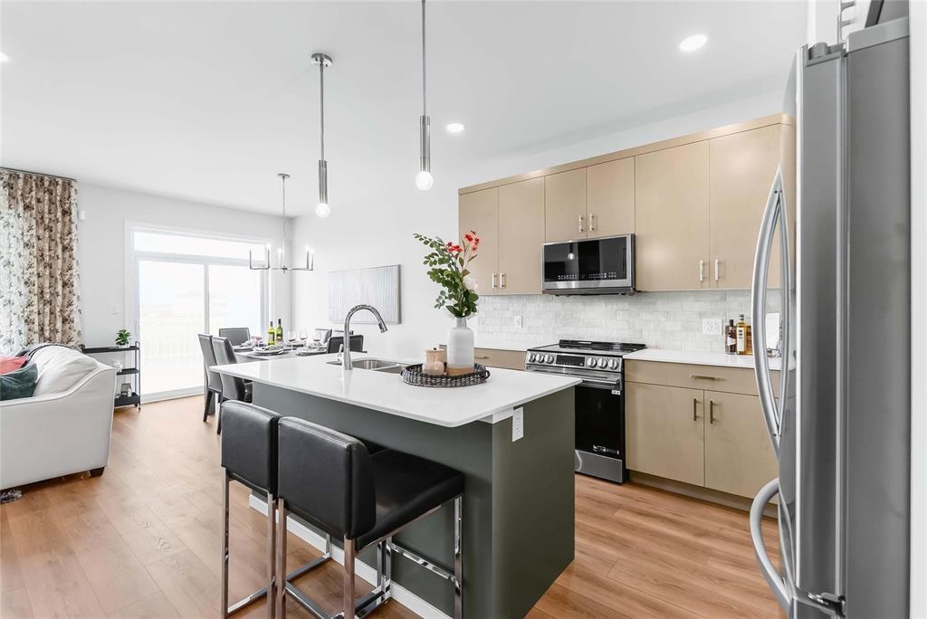 144 Duck Creek Drive, Winnipeg, Manitoba, R2V5K2, Winnipeg, Manitoba — photo 4 of 5