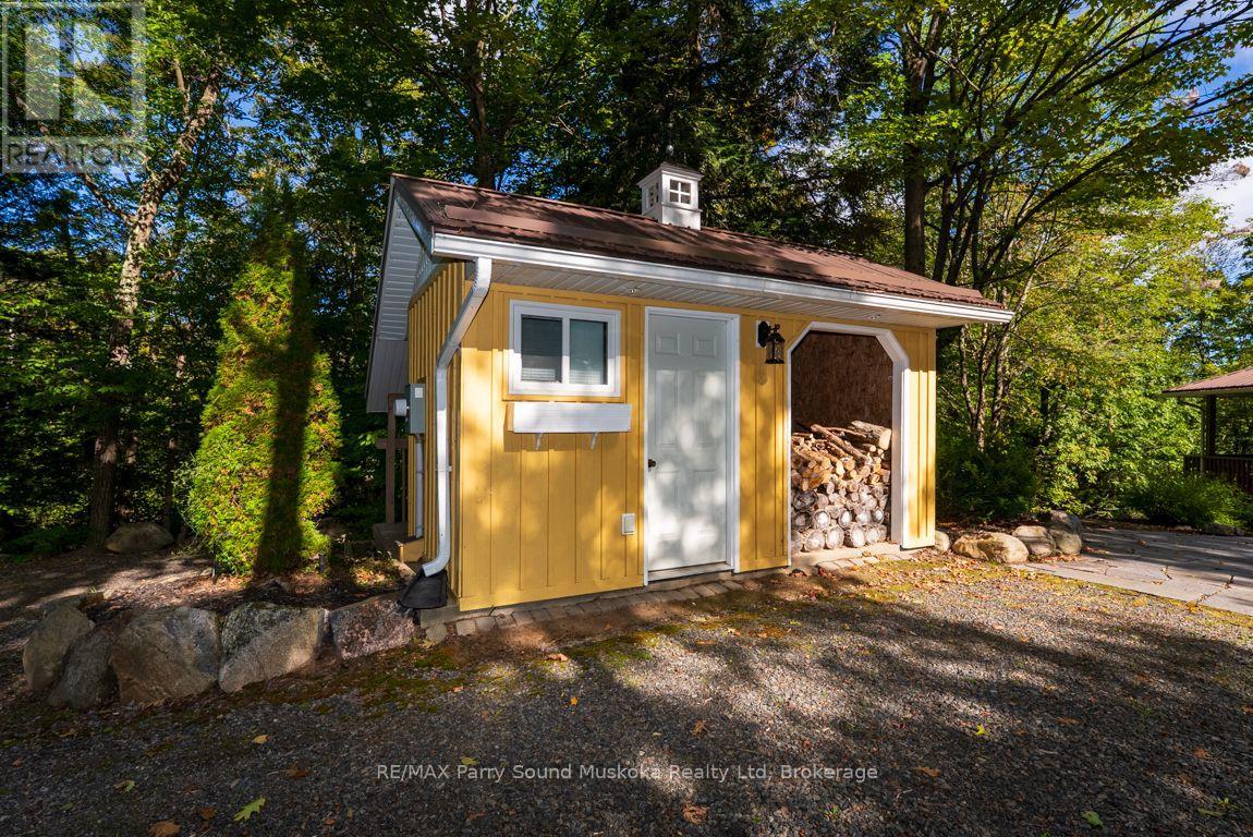 326 BLUE LAKE ROAD - 46