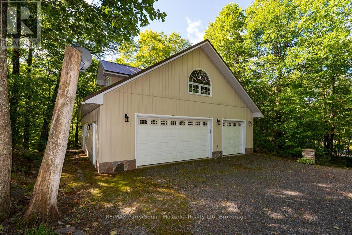 326 BLUE LAKE ROAD - 42