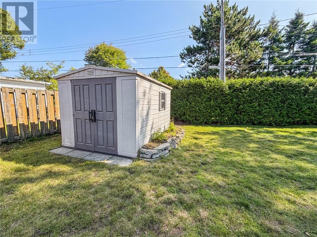 380 Avery Drive - Image 42