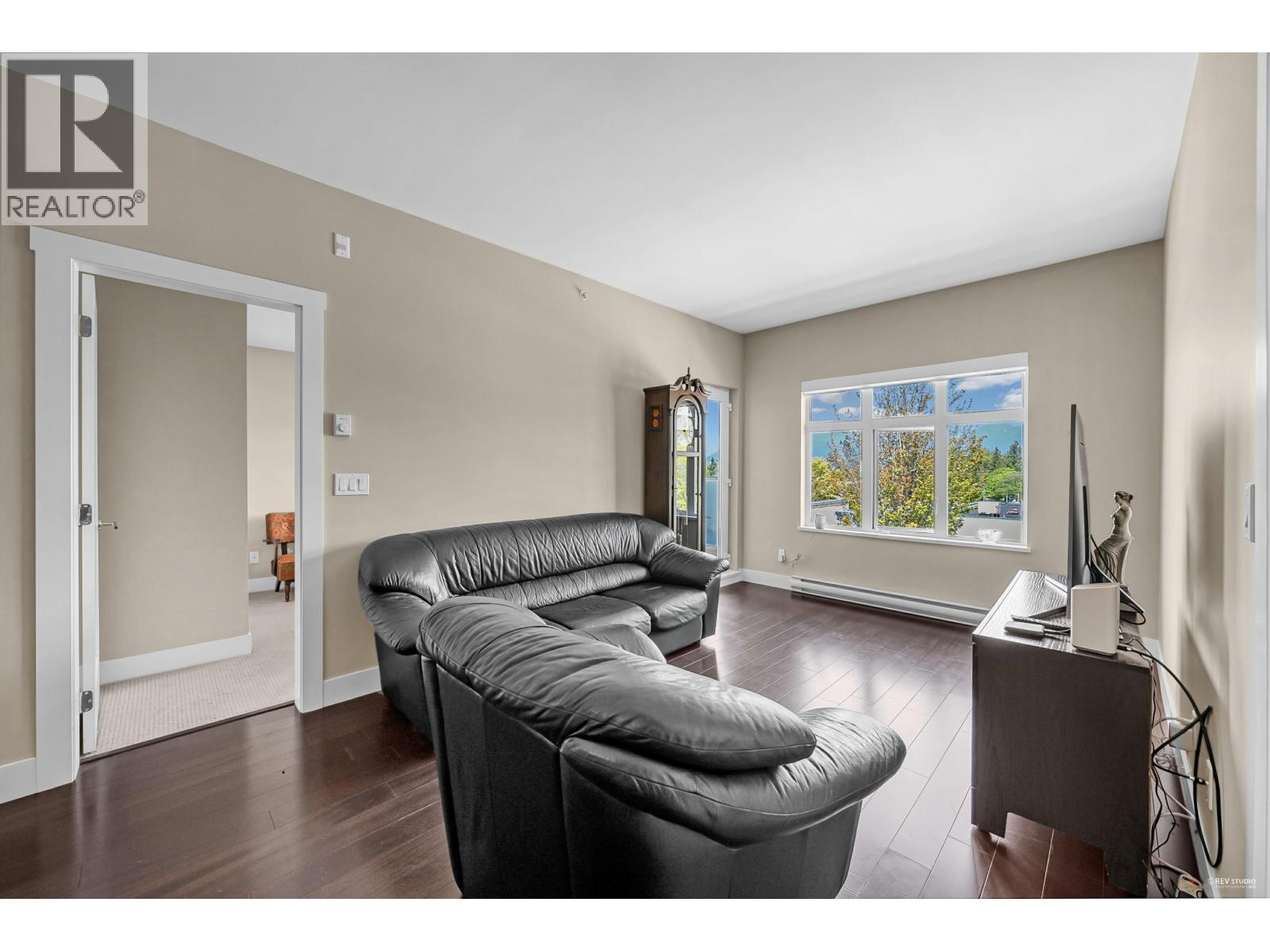 2 Bed, 2 Bath Apartment for Sale in Burnaby – 301 4710 HASTINGS STREET, Burnaby – MLS# R3166275 - Image 10
