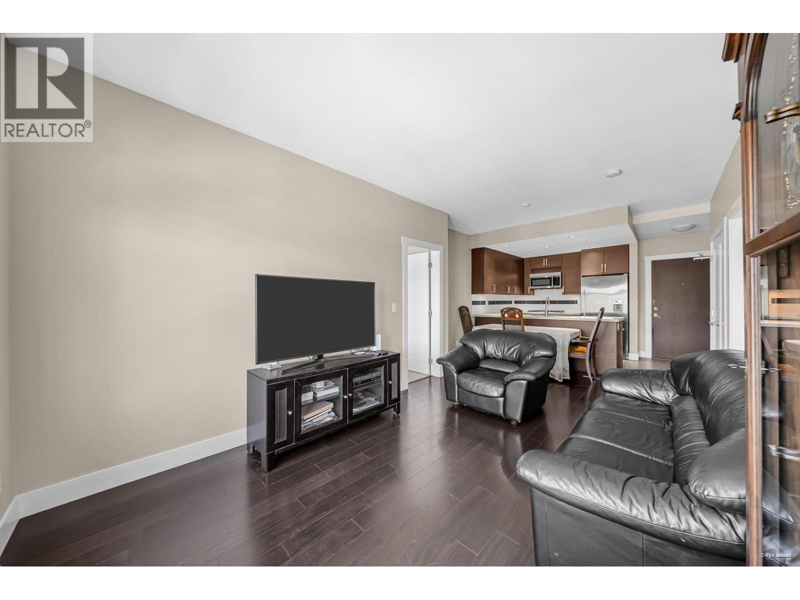 2 Bed, 2 Bath Apartment for Sale in Burnaby – 301 4710 HASTINGS STREET, Burnaby – MLS# R3166275 - Image 9