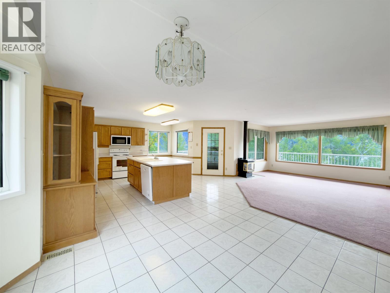 1555 DUNCAN ROAD - 13