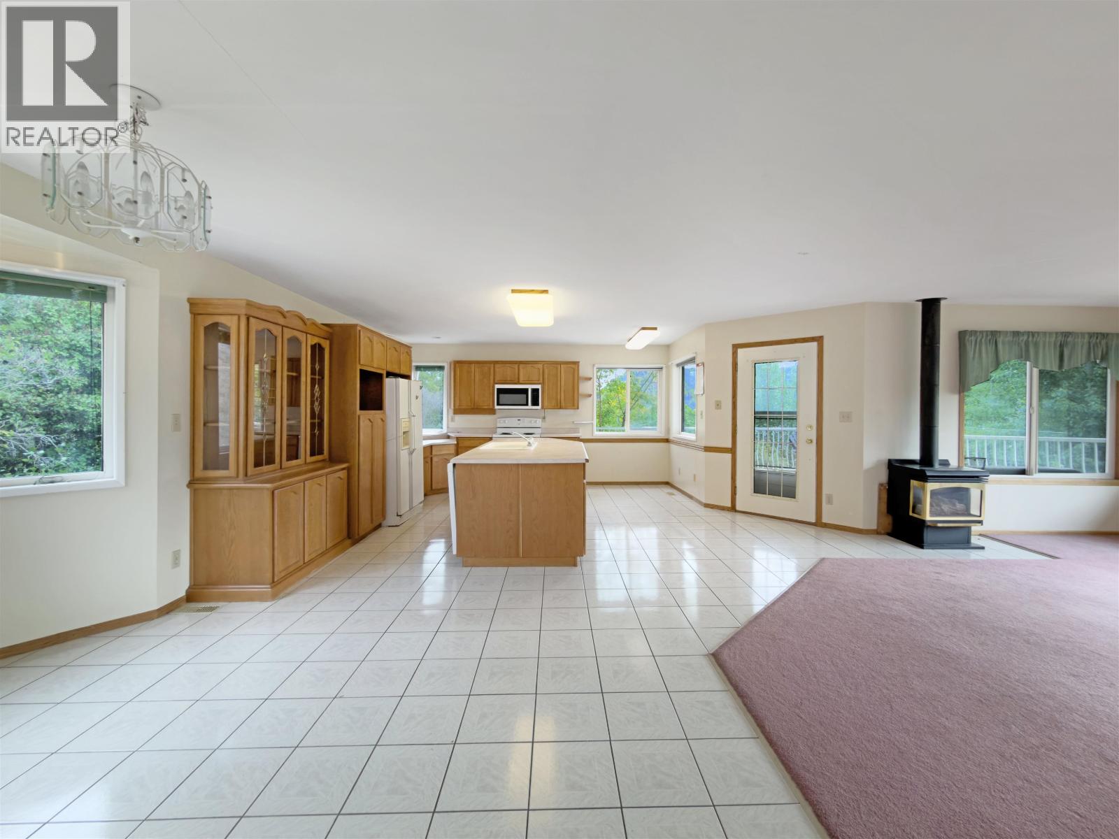 1555 DUNCAN ROAD - Image 14