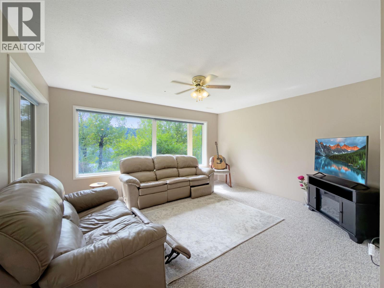 1555 DUNCAN ROAD - 33