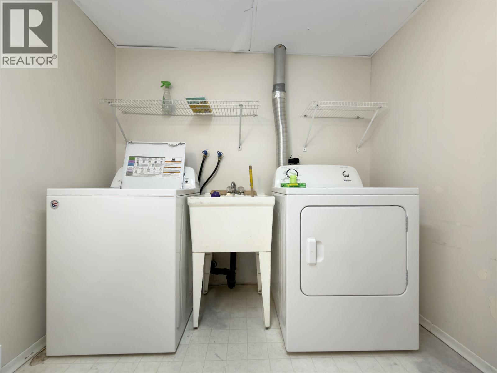 1555 DUNCAN ROAD - Image 38